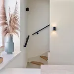 Holiday home The Modern Burrow