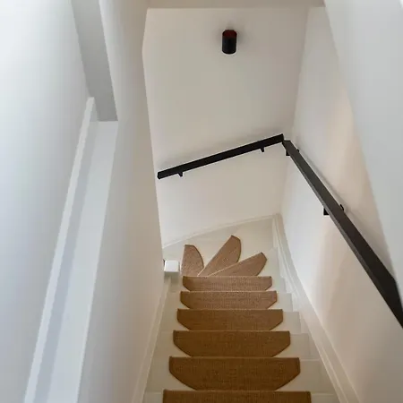 The Modern Burrow Semesterbostad *