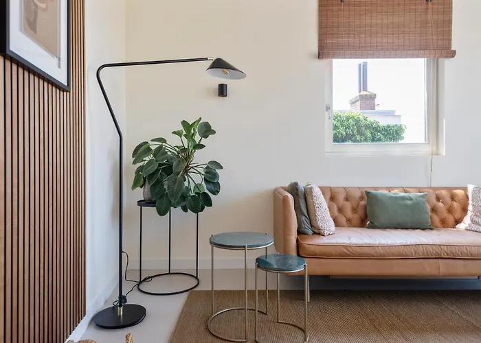 The Modern Burrow 赞德沃特