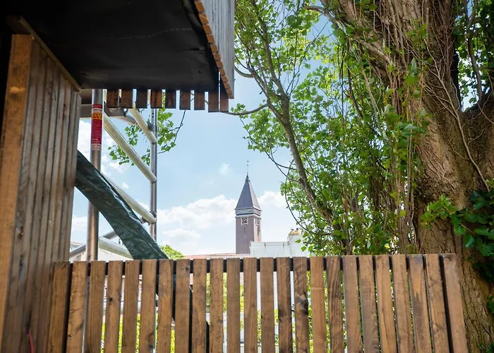 The Modern Burrow 度假居 赞德沃特